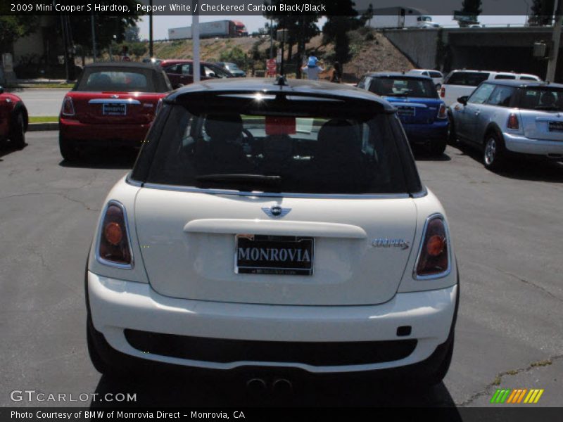 Pepper White / Checkered Carbon Black/Black 2009 Mini Cooper S Hardtop