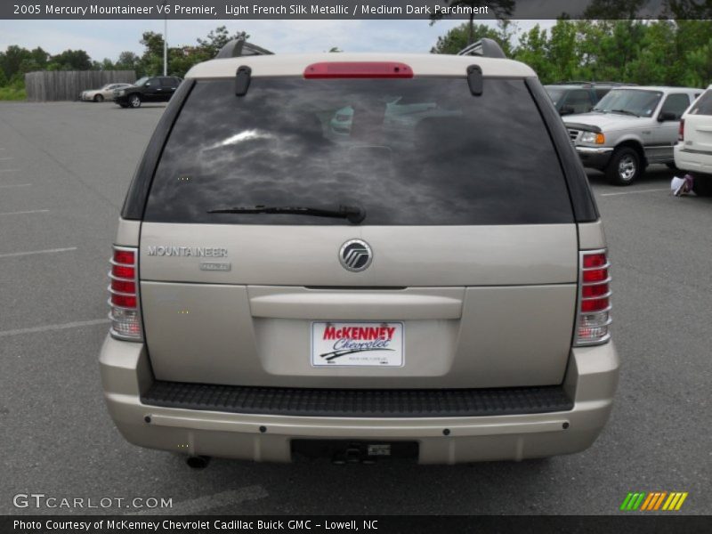 Light French Silk Metallic / Medium Dark Parchment 2005 Mercury Mountaineer V6 Premier