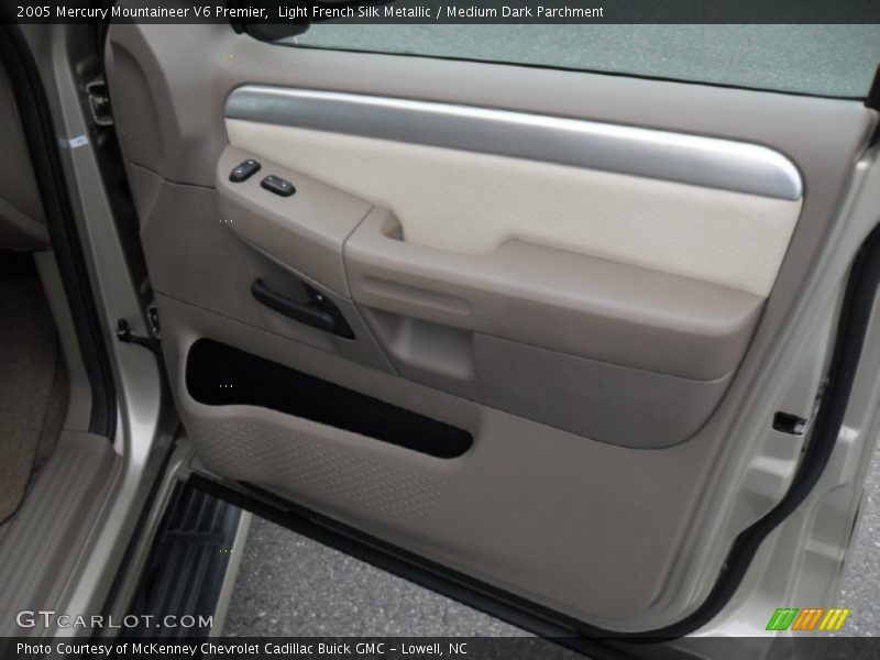 Light French Silk Metallic / Medium Dark Parchment 2005 Mercury Mountaineer V6 Premier
