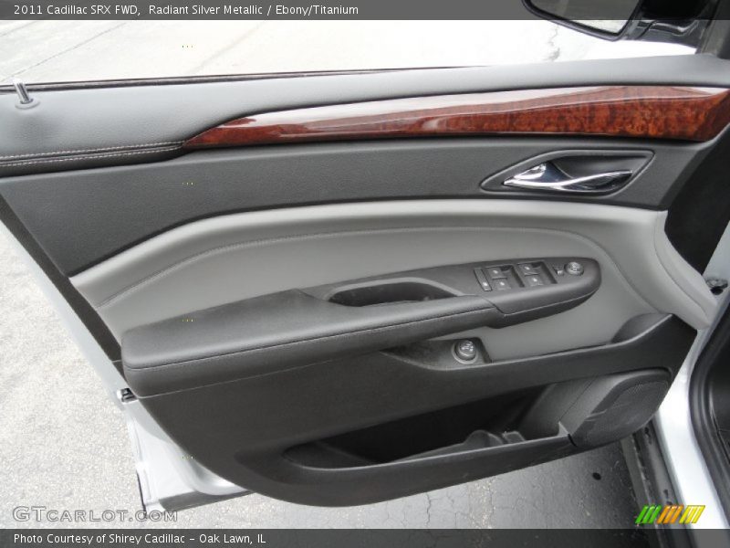 Radiant Silver Metallic / Ebony/Titanium 2011 Cadillac SRX FWD