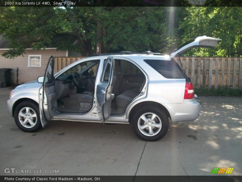 Silver / Gray 2007 Kia Sorento LX 4WD