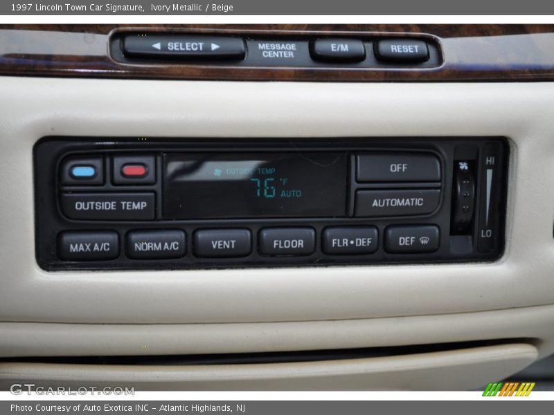 Ivory Metallic / Beige 1997 Lincoln Town Car Signature