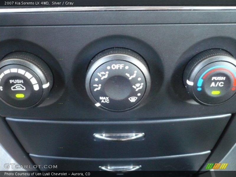 Silver / Gray 2007 Kia Sorento LX 4WD