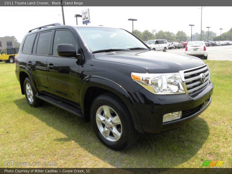 Front 3/4 View of 2011 Land Cruiser 