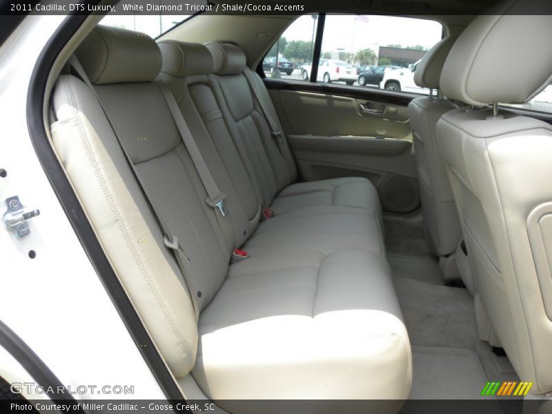 White Diamond Tricoat / Shale/Cocoa Accents 2011 Cadillac DTS Luxury