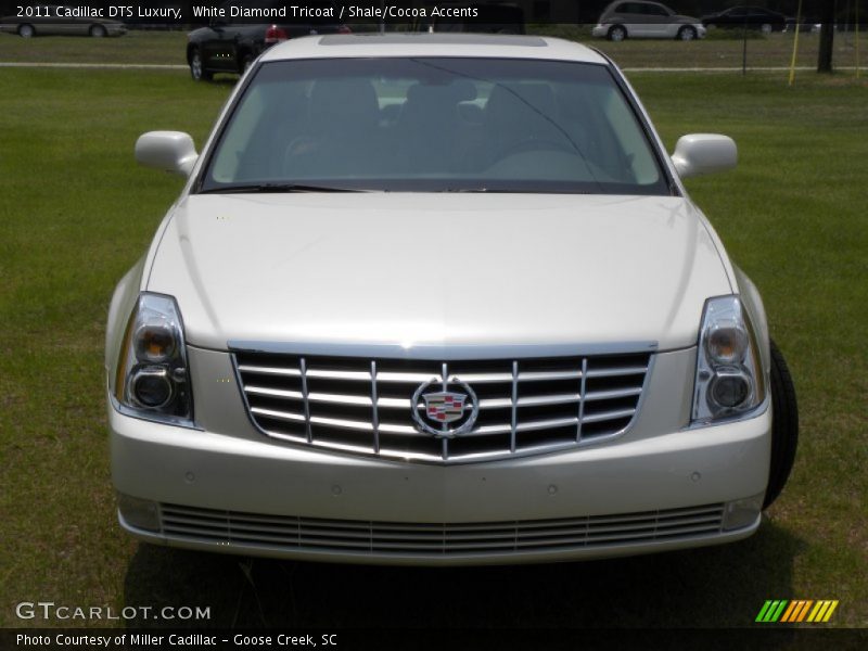 White Diamond Tricoat / Shale/Cocoa Accents 2011 Cadillac DTS Luxury