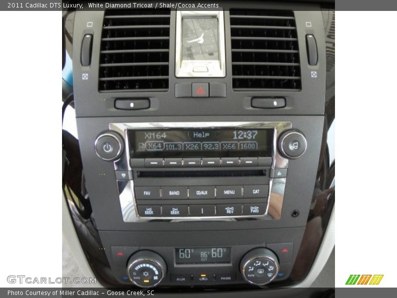 White Diamond Tricoat / Shale/Cocoa Accents 2011 Cadillac DTS Luxury