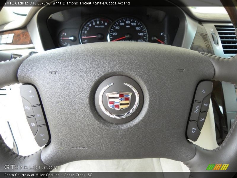 White Diamond Tricoat / Shale/Cocoa Accents 2011 Cadillac DTS Luxury