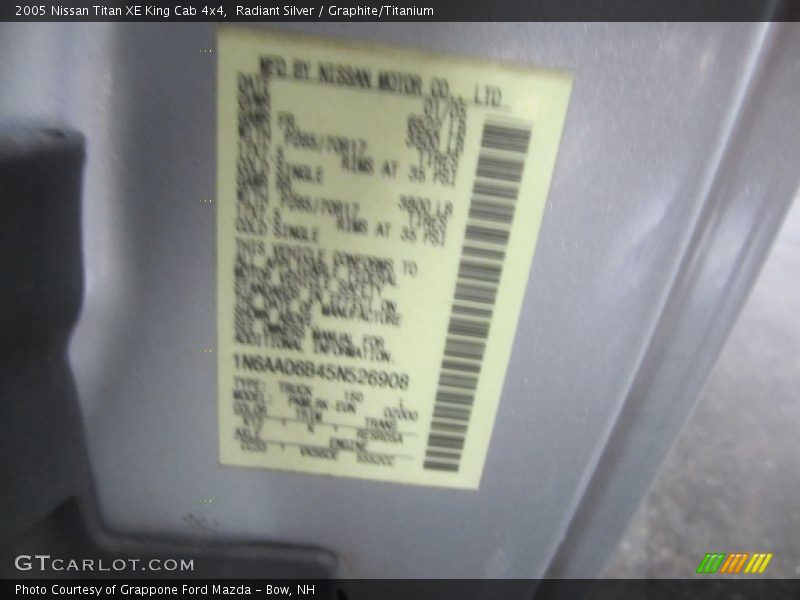 Radiant Silver / Graphite/Titanium 2005 Nissan Titan XE King Cab 4x4