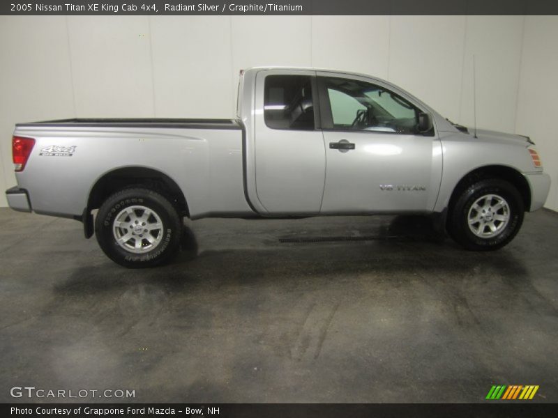 Radiant Silver / Graphite/Titanium 2005 Nissan Titan XE King Cab 4x4