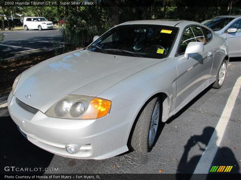 Front 3/4 View of 2003 Tiburon GT V6
