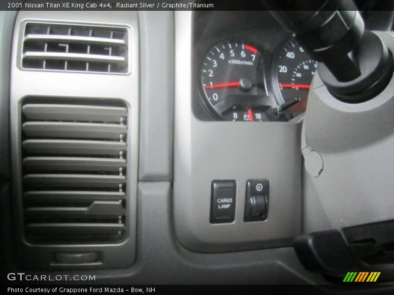 Radiant Silver / Graphite/Titanium 2005 Nissan Titan XE King Cab 4x4