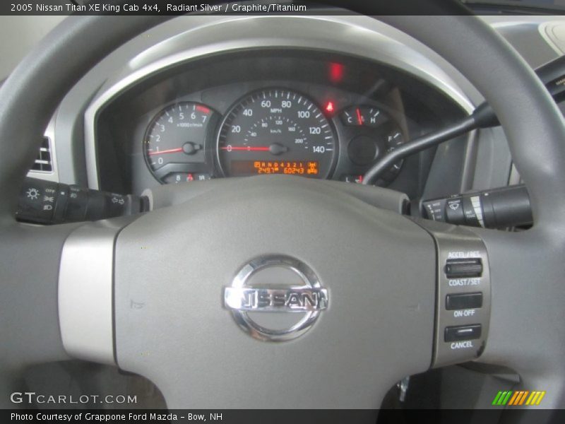 Radiant Silver / Graphite/Titanium 2005 Nissan Titan XE King Cab 4x4