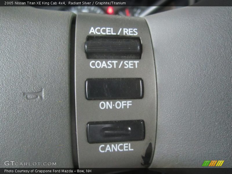 Radiant Silver / Graphite/Titanium 2005 Nissan Titan XE King Cab 4x4
