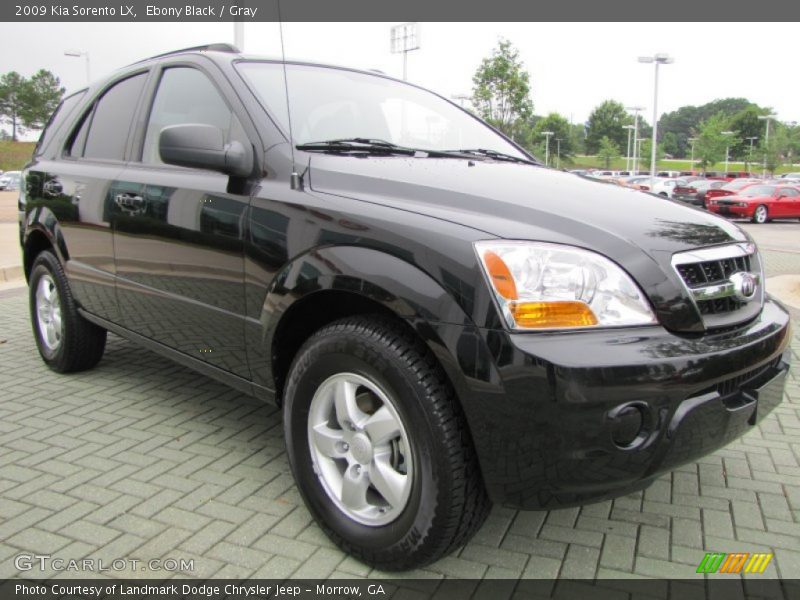 Front 3/4 View of 2009 Sorento LX