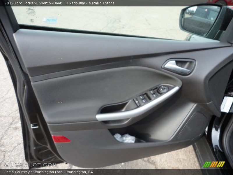 Tuxedo Black Metallic / Stone 2012 Ford Focus SE Sport 5-Door