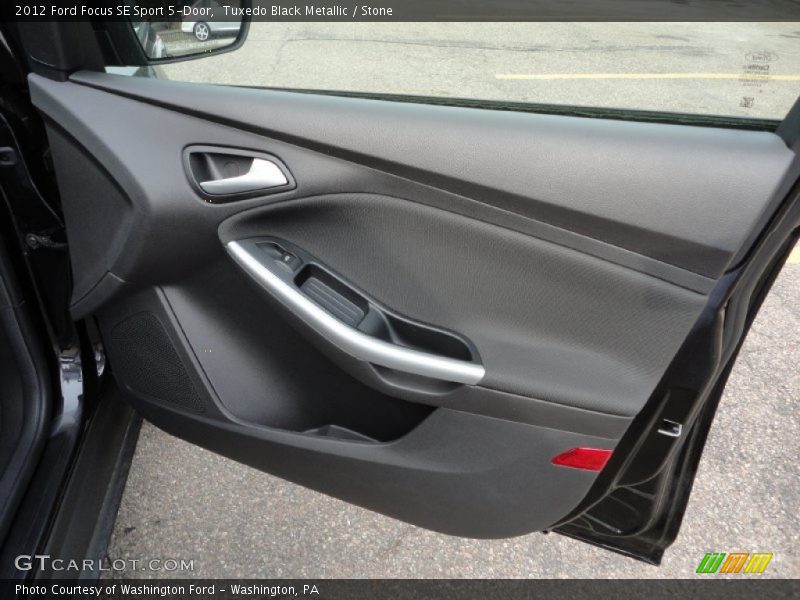 Tuxedo Black Metallic / Stone 2012 Ford Focus SE Sport 5-Door