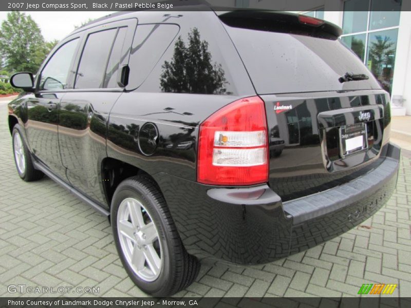 Black / Pastel Pebble Beige 2007 Jeep Compass Sport