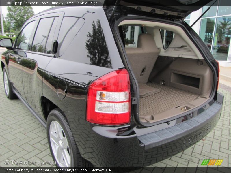 Black / Pastel Pebble Beige 2007 Jeep Compass Sport