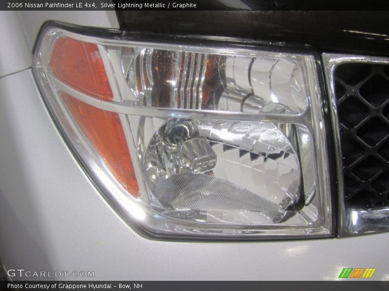 Silver Lightning Metallic / Graphite 2006 Nissan Pathfinder LE 4x4
