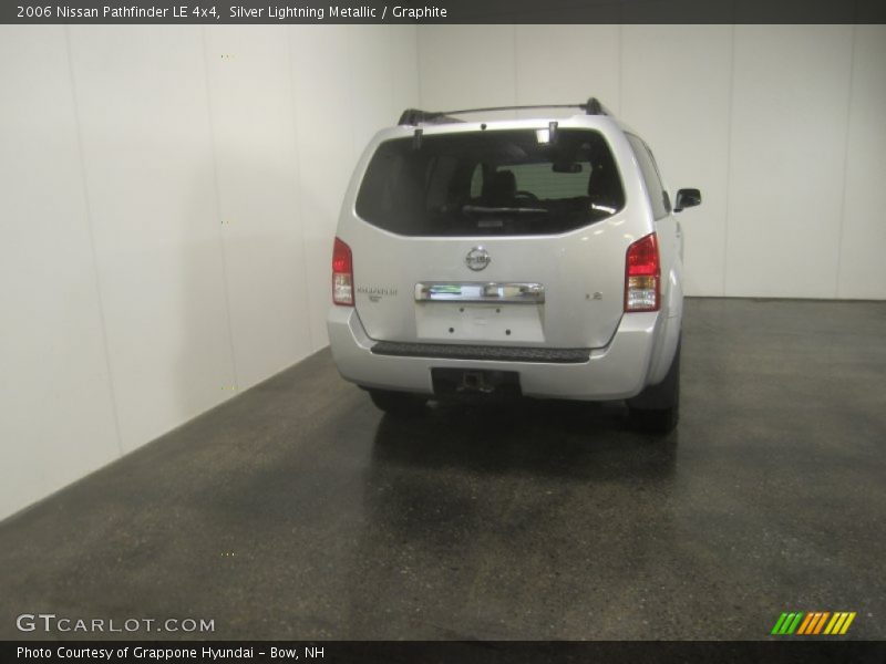 Silver Lightning Metallic / Graphite 2006 Nissan Pathfinder LE 4x4
