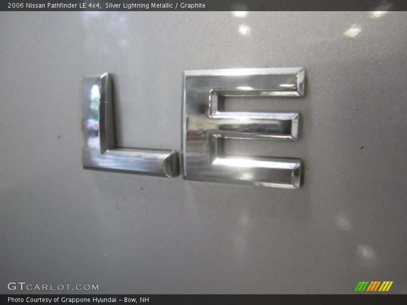 Silver Lightning Metallic / Graphite 2006 Nissan Pathfinder LE 4x4