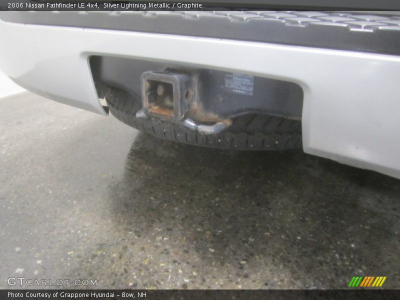 Silver Lightning Metallic / Graphite 2006 Nissan Pathfinder LE 4x4