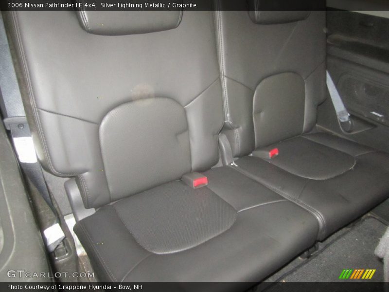 Silver Lightning Metallic / Graphite 2006 Nissan Pathfinder LE 4x4