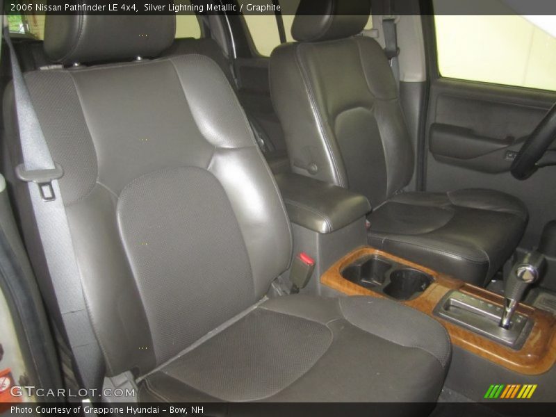 Silver Lightning Metallic / Graphite 2006 Nissan Pathfinder LE 4x4