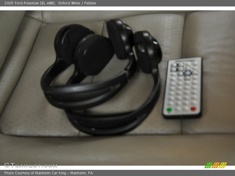 Oxford White / Pebble 2005 Ford Freestyle SEL AWD