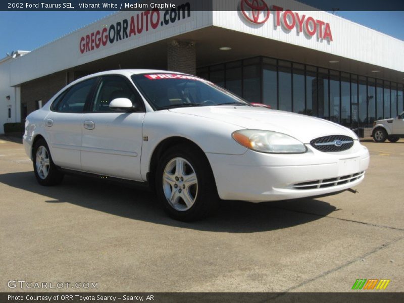 Vibrant White / Medium Graphite 2002 Ford Taurus SEL