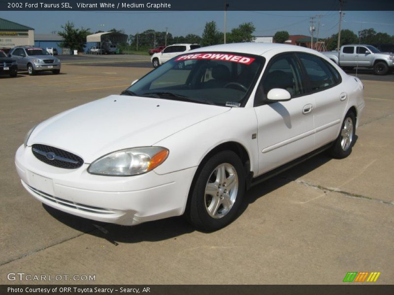 Front 3/4 View of 2002 Taurus SEL