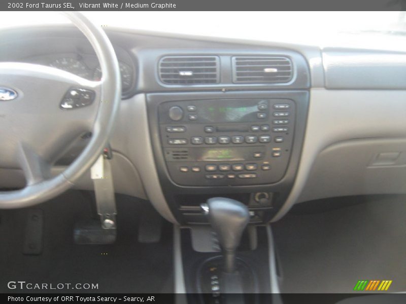 Vibrant White / Medium Graphite 2002 Ford Taurus SEL