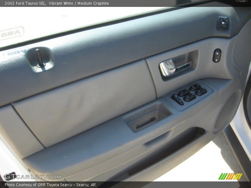 Vibrant White / Medium Graphite 2002 Ford Taurus SEL