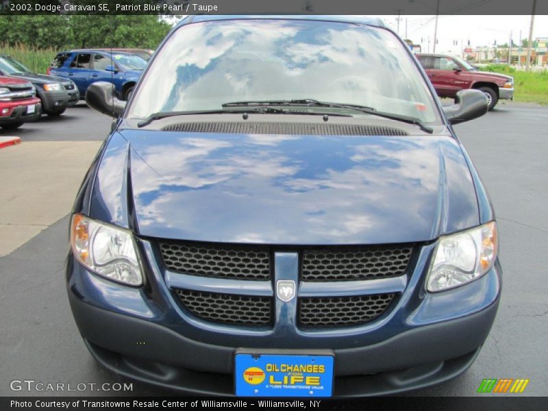 Patriot Blue Pearl / Taupe 2002 Dodge Caravan SE