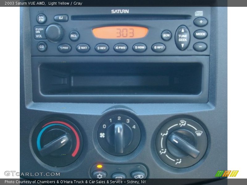Light Yellow / Gray 2003 Saturn VUE AWD