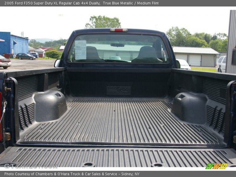  2005 F350 Super Duty XL Regular Cab 4x4 Dually Trunk