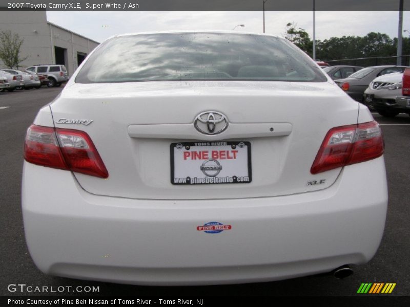 Super White / Ash 2007 Toyota Camry XLE