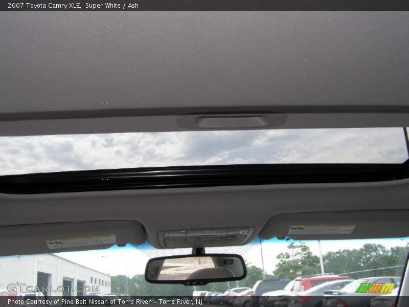 Super White / Ash 2007 Toyota Camry XLE