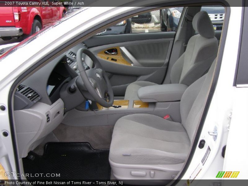 Super White / Ash 2007 Toyota Camry XLE