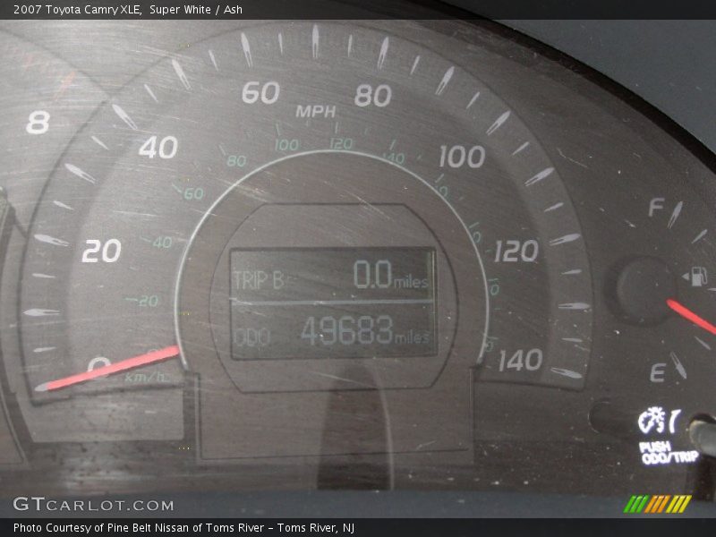 Super White / Ash 2007 Toyota Camry XLE