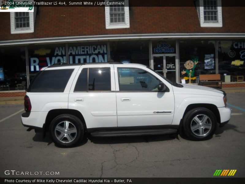 Summit White / Light Cashmere 2004 Chevrolet TrailBlazer LS 4x4