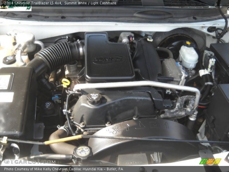 Summit White / Light Cashmere 2004 Chevrolet TrailBlazer LS 4x4