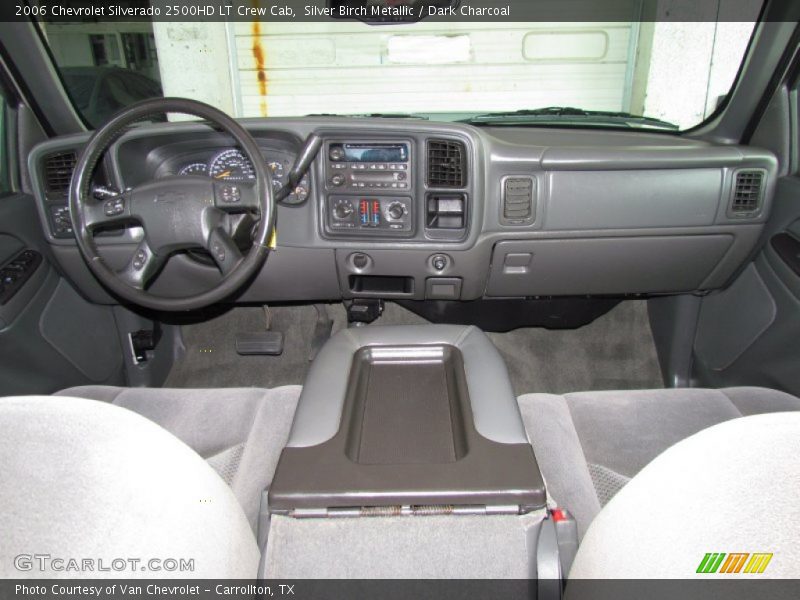 Dashboard of 2006 Silverado 2500HD LT Crew Cab