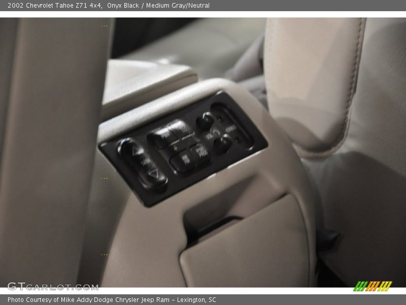 Onyx Black / Medium Gray/Neutral 2002 Chevrolet Tahoe Z71 4x4