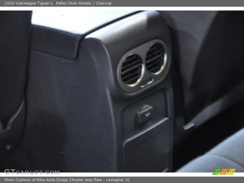 Reflex Silver Metallic / Charcoal 2009 Volkswagen Tiguan S
