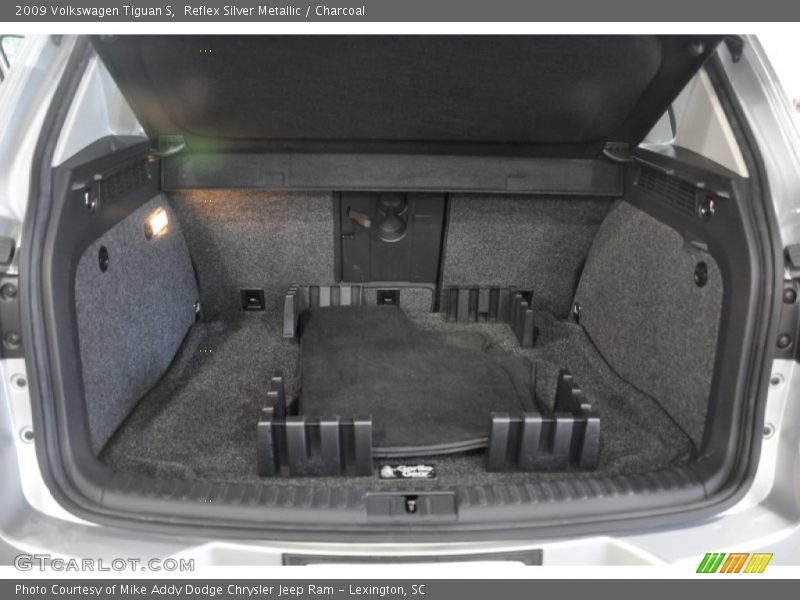 Reflex Silver Metallic / Charcoal 2009 Volkswagen Tiguan S