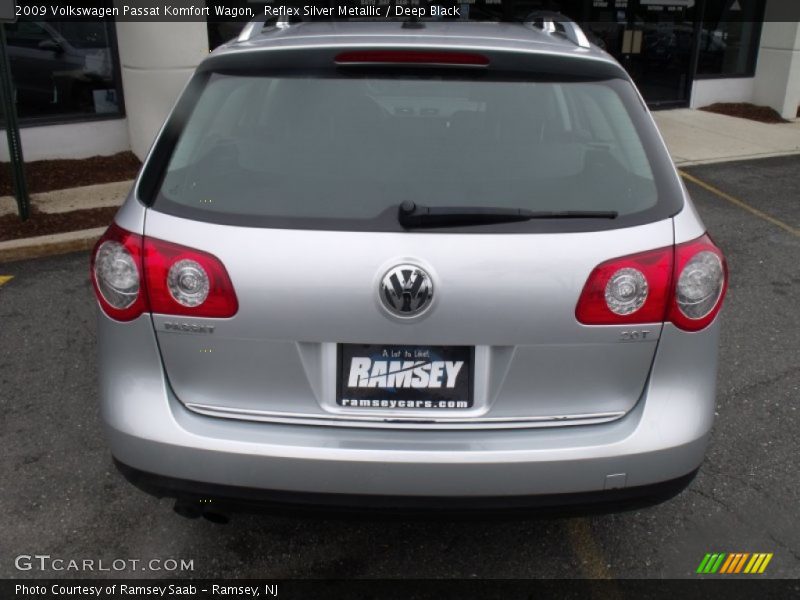 Reflex Silver Metallic / Deep Black 2009 Volkswagen Passat Komfort Wagon