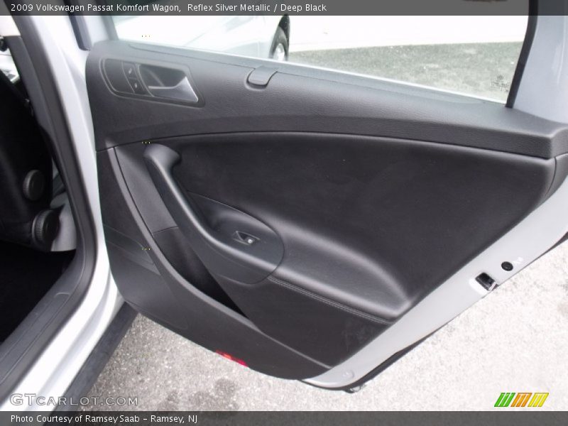Reflex Silver Metallic / Deep Black 2009 Volkswagen Passat Komfort Wagon