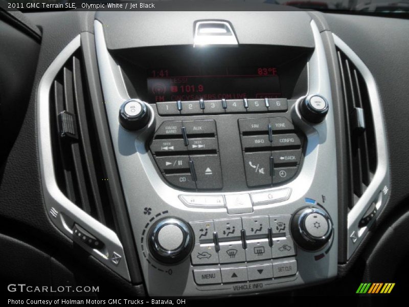 Olympic White / Jet Black 2011 GMC Terrain SLE